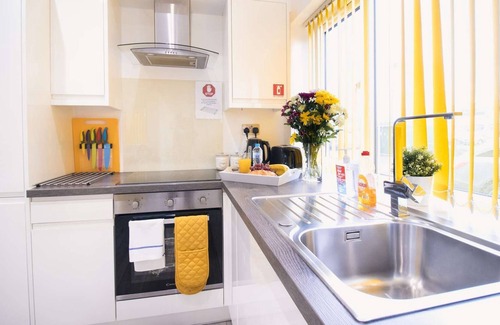 Swindon Apartment | Greenbridge Serviced Apartment