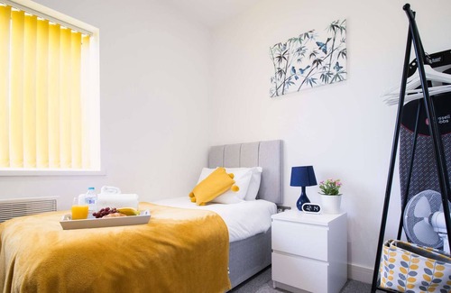 Swindon Apartment | Greenbridge Serviced Apartment