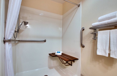 Owensboro Hotel | Greenfield Inn & Suites Owensboro, KY Airport