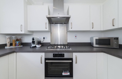 Reading House | Greenfield Modern 3 Bed room Home - Southscote lane, Reading