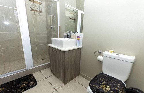 Greater Johannesburg Metropolitan Area Apartment | GreenGrow Apt. with view