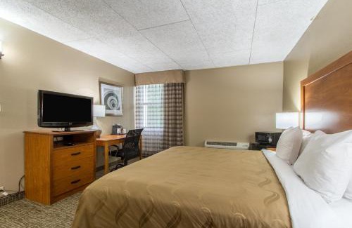 Wickliffe Hotel | GreenRidge Hotel