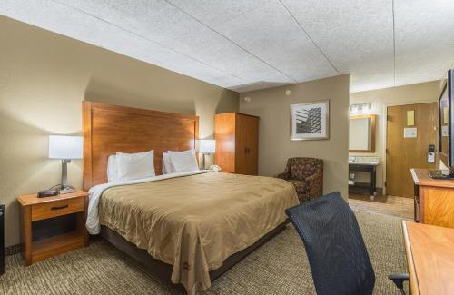 Wickliffe Hotel | GreenRidge Hotel