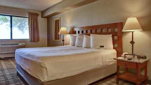 Northeast Heights Hotel | GreenTree Inn Albuquerque North I-25