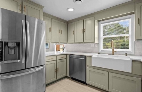 Mauldin House | Greenville Central Retreat With Pool - Sleeps 11