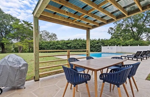 Mauldin House | Greenville Central Retreat With Pool - Sleeps 11