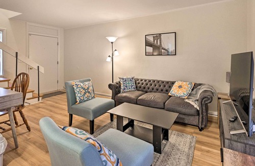 Wade Hampton House | Greenville Townhome w/ Washer & Dryer