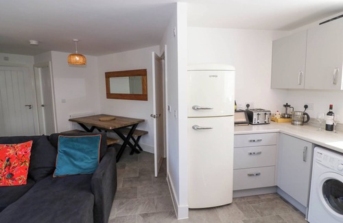 Long Marston Cottage | GREENWAY VIEW, pet friendly, with a garden in Lower Quinton