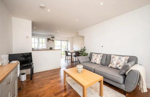 Eltham West House | Greenwich House 10 mins to O2 - Free Parking Pass the Keys