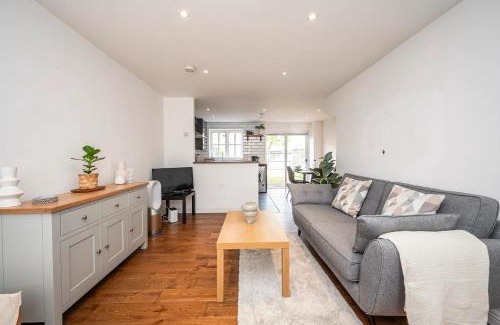 Eltham West House | Greenwich House 10 mins to O2 - Free Parking Pass the Keys