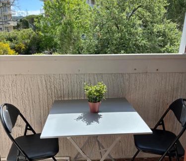 Greoux-les-Bains Apartment | greoux