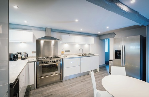 Keswick House | GRETA HOUSE, pet friendly, character holiday cottage in Keswick