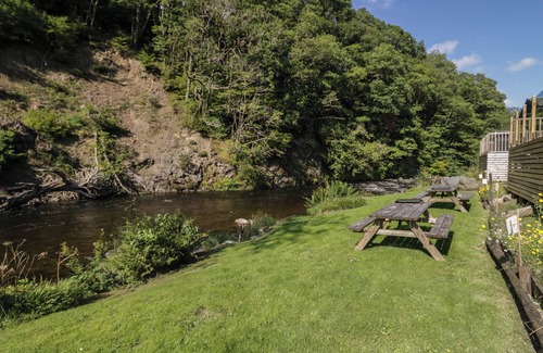 Keswick House | GRETA HOUSE, pet friendly, character holiday cottage in Keswick