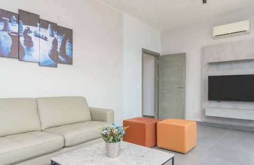 Duhur ash Shuwayr Apartment | Grey 305: Modern 2-Bedroom Apartment in Awkar