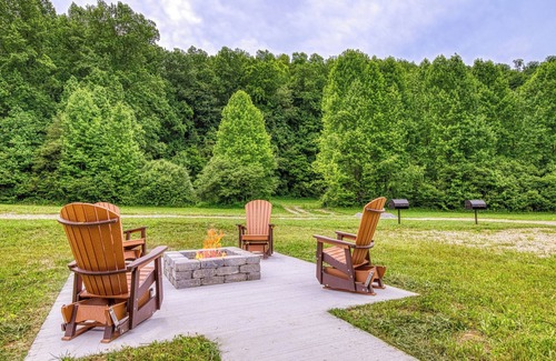 Cosby Cottage | Grey Goose, Pickleball Court, Mountain Views, Starting at $69!