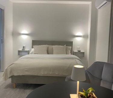 Santa Maria la Carita House | Grey Haven Apartments and Suites