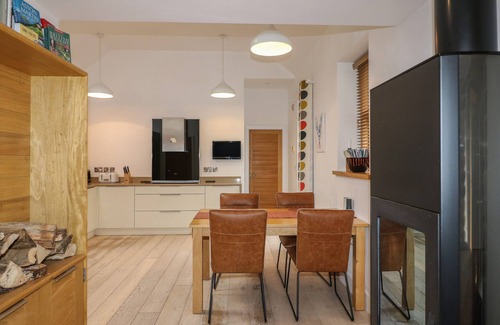 Calwich Cottage | Grey Roofs