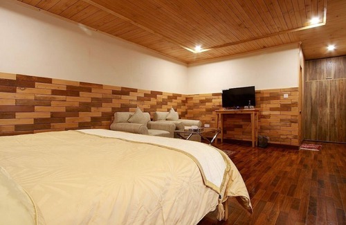 Kohistan Hotel | Grey Walls Mountain Huts & Cottages