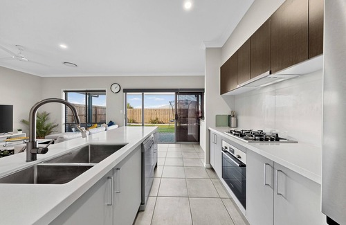 Griffin House | Griffin Family Stay – 4BR Modern Home