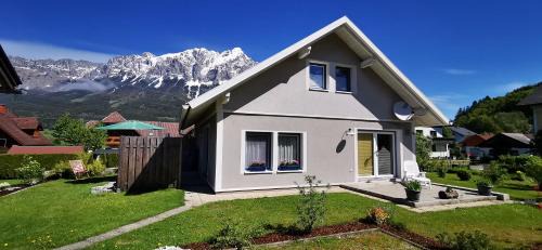 Niederoeblarn House | Grimming View