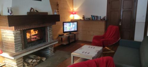 Saugeot House | Grimont gîte au calme grand terrain circuit cascades du Hérisson