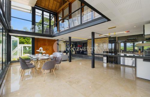 Ciburial Villa | Griya Keraton Villa by Kozystay - Dago