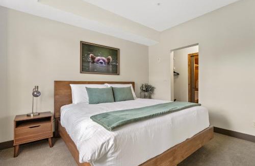 East Kootenay Apartment | Grizzly Springs, Outdoor Pool, Hot Tub, Fireplace