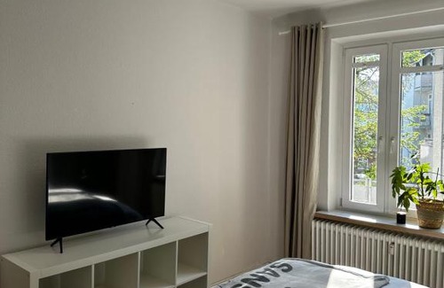 Holtenau Apartment | Großzügige 3-Zimmer Altbauwohnung