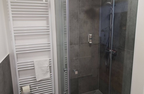 Friedrichshain Apartment | Großzügiges Apartment im 1.OG mit Lift in Berlin