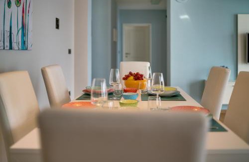 Povile Apartment | Großzügiges Appartement direkt am Meer mit eigenem Pool - Povile Suites