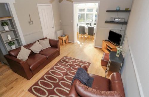 St. Florence House | Grooms Cottage