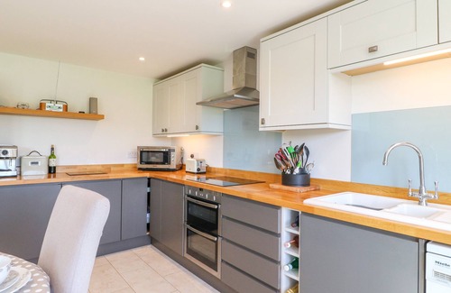 East Norton Cottage | GROOMS COTTAGE, pet friendly, character holiday cottage in Uppingham