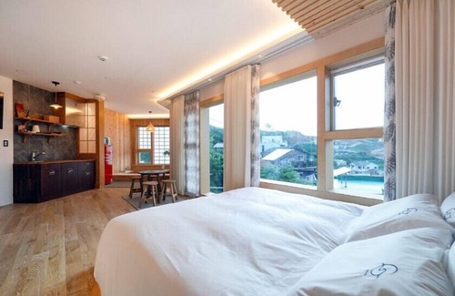 Sibang-ri House | Groove-in Cafe Pension