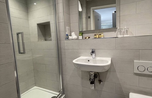 Christchurch Bed & Breakfast | Grosvenor Lodge Guest House