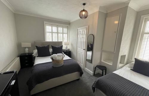 Christchurch Bed & Breakfast | Grosvenor Lodge Guest House