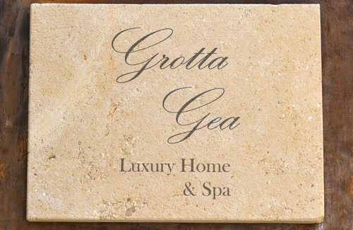 Sasso Caveoso Apartment | Grotta Gea Luxury Home con Piscina & Spa