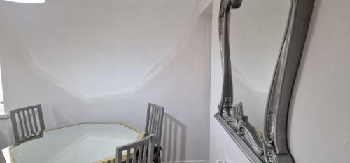 Leicester Apartment | Ground 1 Bed Flat with a Garden