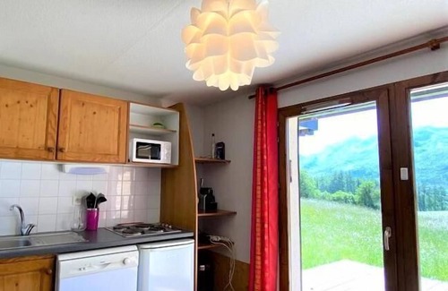 La Joue du Loup Apartment | Ground floor, view mountain, terrace, parking, tv, ski locker, 36m², La Joue du Loup