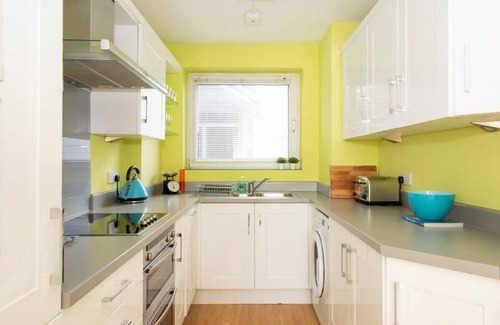 East Wittering Apartment | Ground Floor Apartment Nr Beach & Village