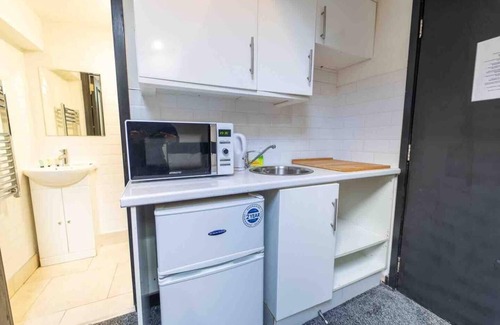 Selly Oak Apartment | Ground floor cosy Studio close to the city