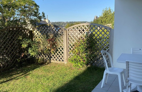 Morgat Apartment | Ground floor in a small residence 200 m from the beautiful Morgat beach