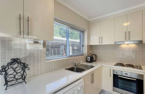 Elsternwick Apartment | Ground floor one bedroom apartment in Elsternwick