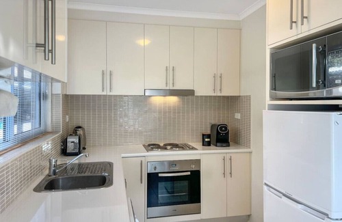 Elsternwick Apartment | Ground floor one bedroom apartment in Elsternwick
