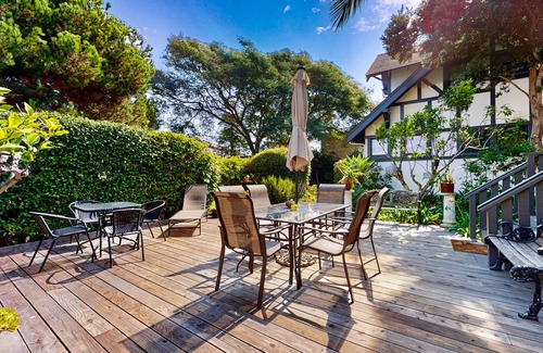 East Beach House | Ground-floor Seaside Suite with charming patio - 2-minute walk to beach