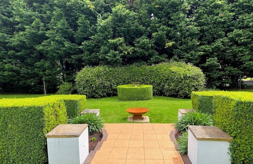 Robertson House | Grounds of Robertson. Stylish and Exclusive.