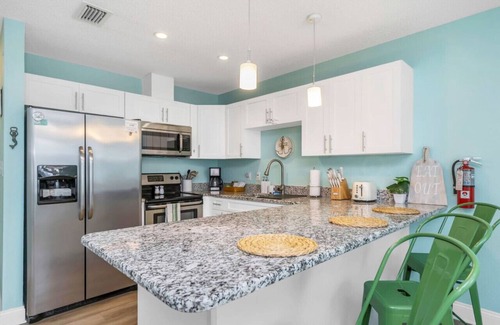 Indian Rocks Beach Condo | Group Escape | 3 to Beach, Outdoor Escape