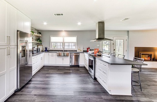 Albany House | Group-Friendly Home w/Game Room in Albany!