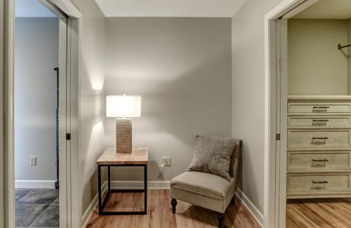 Skyland House | Group Getaway Hot Tub Firepit