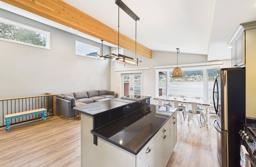 West Juneau House | Group Getaway: Oceanfront w/Private Rocky Beach