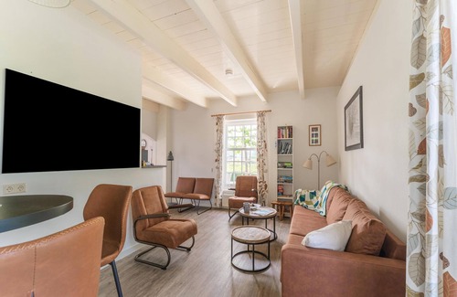 Montfoort House | Group home The Old Farmhouse with terrace in Montfoort